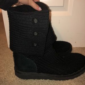 Black knit uggs!!